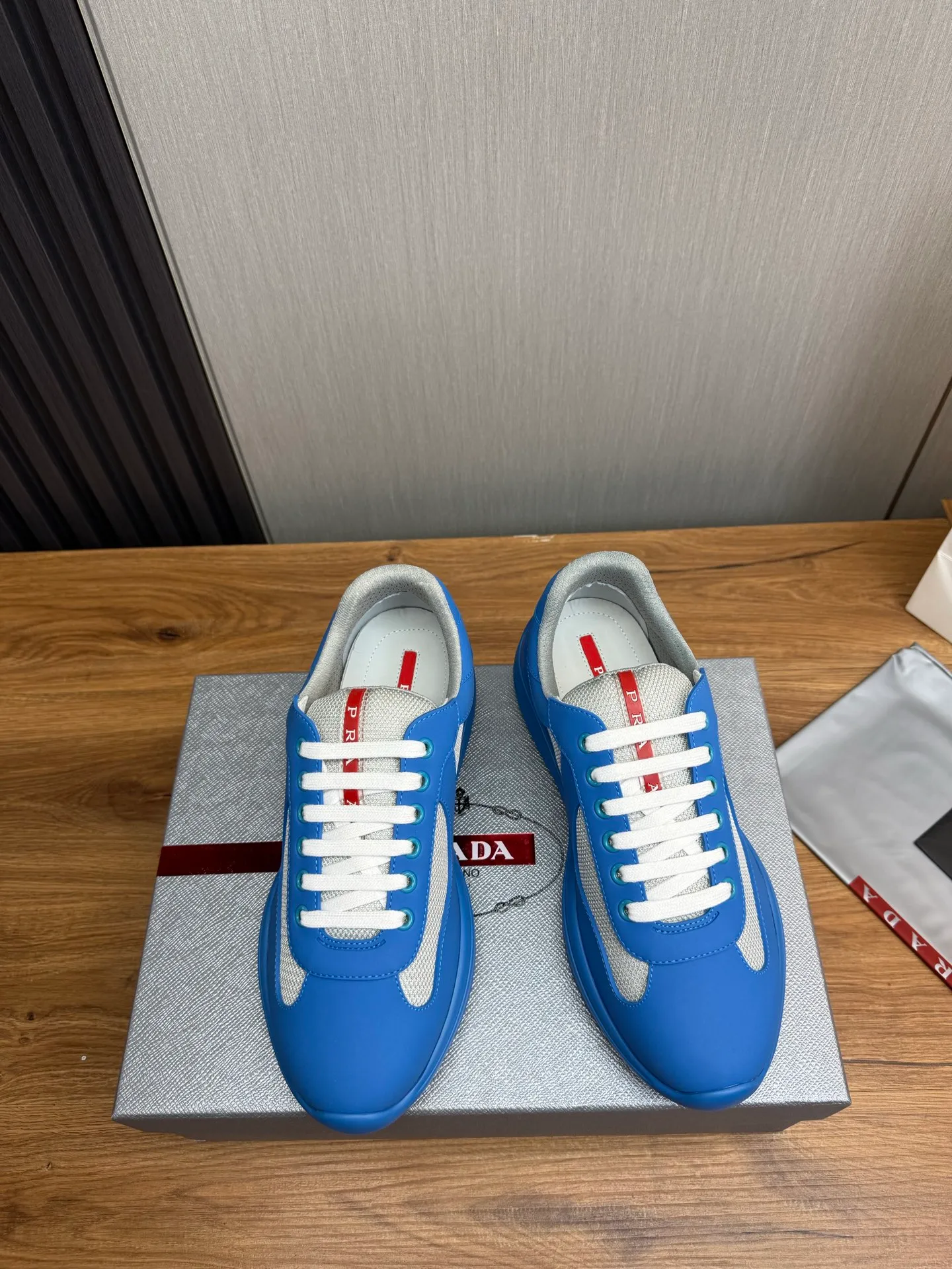 Men's shoes 640💰 [PRADA] Hot selling items🔥Must be recommended every day~~ Official website synchronized, 1:1 high quality shipments✔️ Imported cowhide fabric, rubber material + cowhide lining, original bottom, high-end airplane box packaging🎁 38-45 (38.45 custom-made, non-returnable)